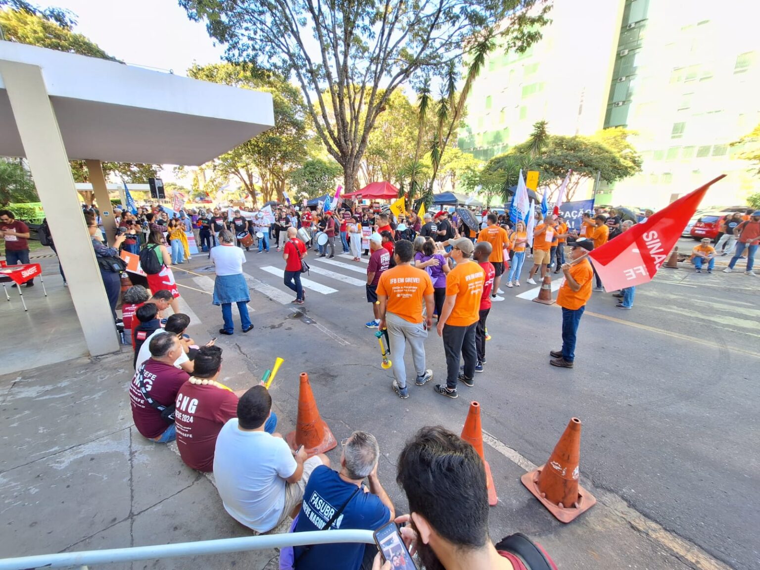 Ato Unificado No Mgi Marca Mais Um Dia De Mobiliza O Da Educa O